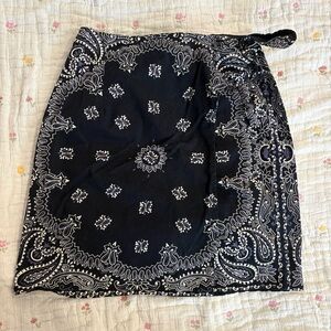 Vintage Ultra Pink Paisley Tie Skirt in Black and White